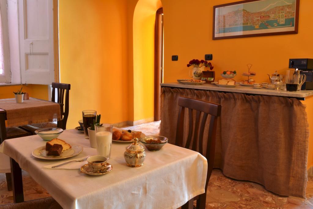 Frühstückspension A Casa Di Mamma Neapel