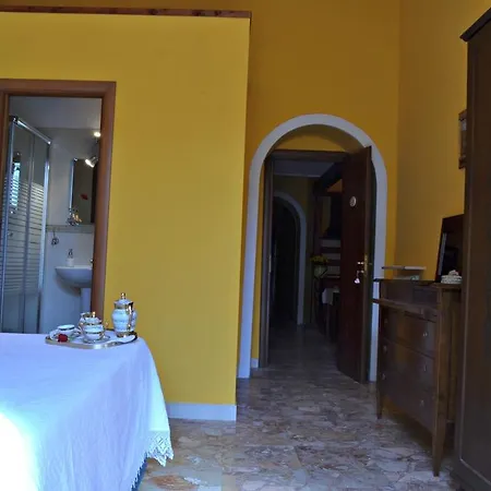 Bed and Breakfast A Casa Di Mamma Neapel Zimmer foto